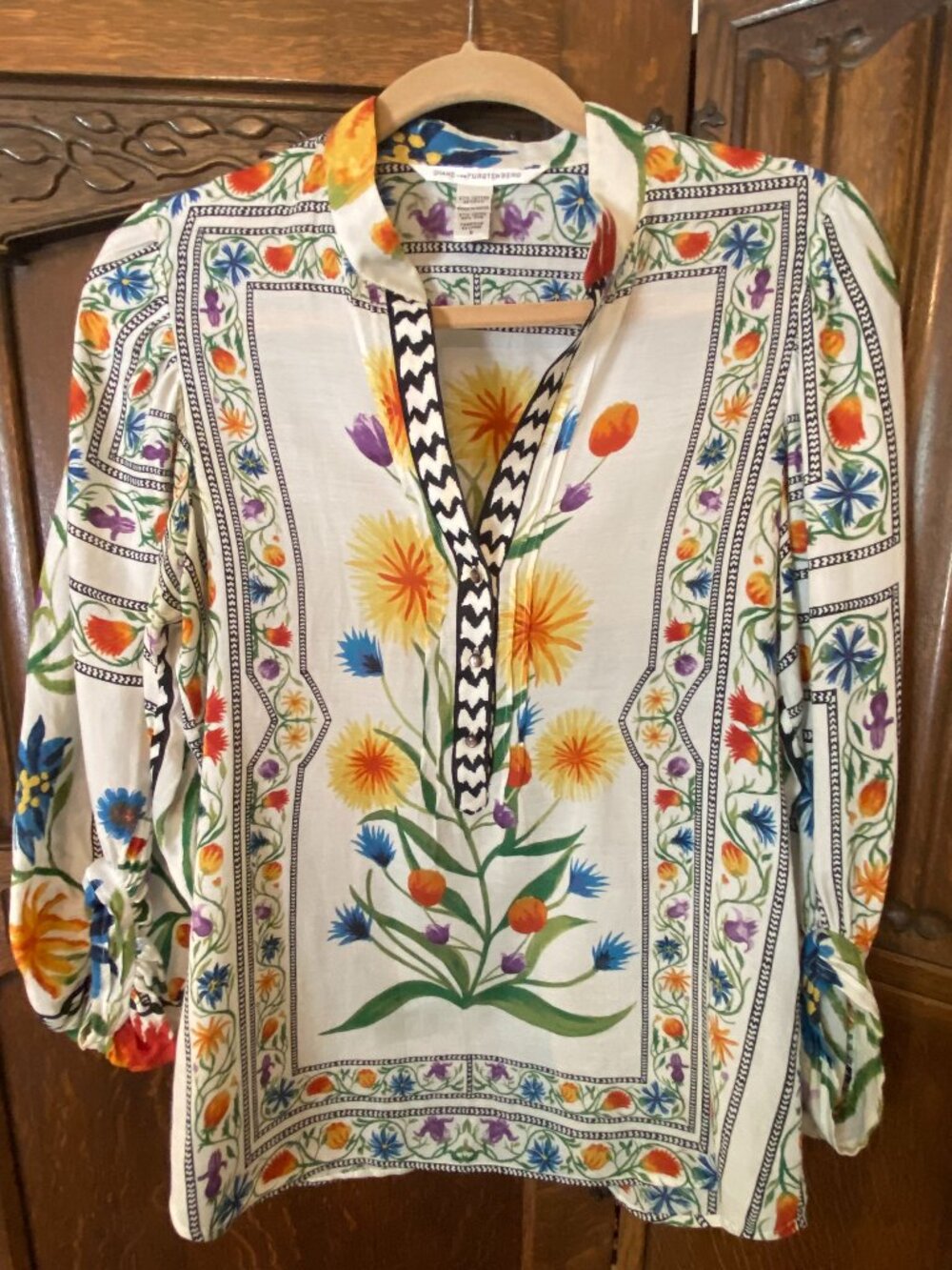 Diane von Furstenberg Syrah floral 3/4 length sleeve blouse, size 6